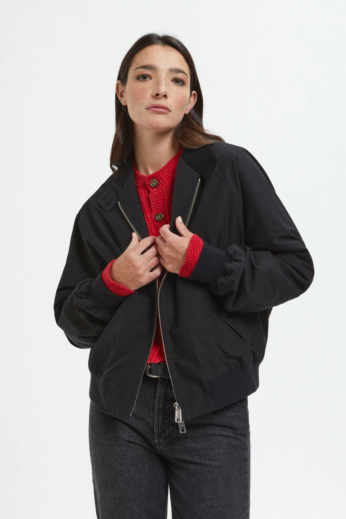 G9 Woman - Image 3