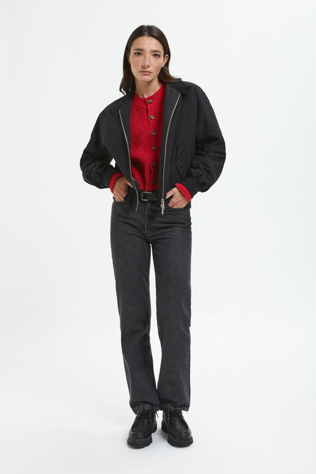 G9 Woman - Image 4